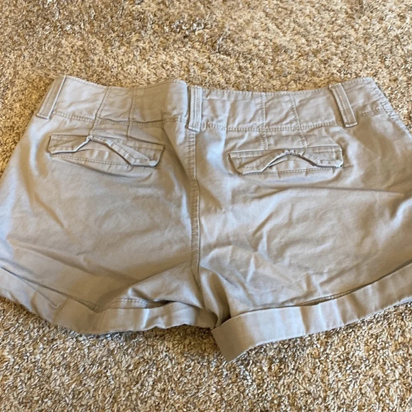 Old Navy Women’s gray shorts size 4 - Picture 4 of 8